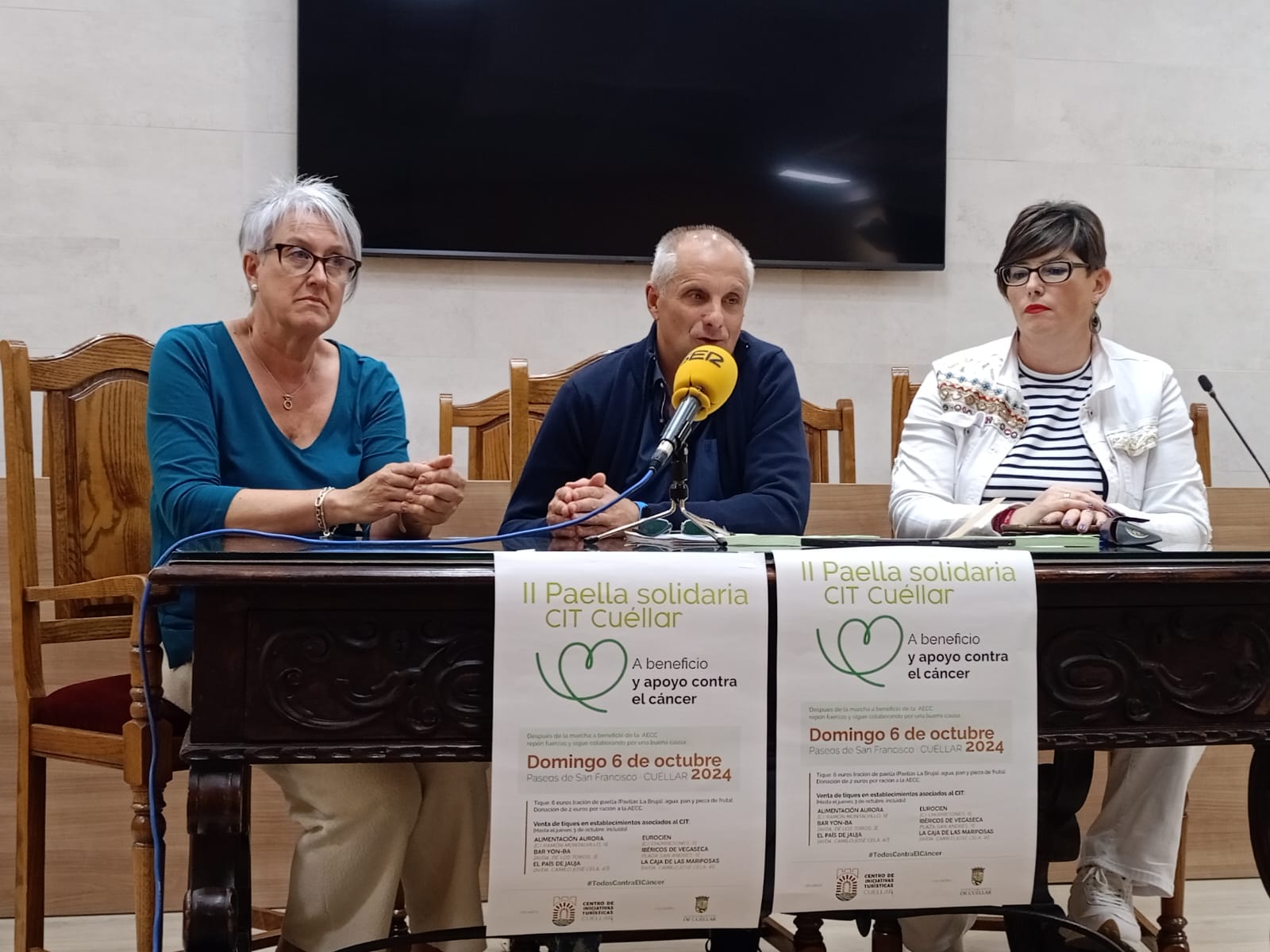 Presentación de la paella solidaria del CIT Villa de Cuéllar a beneficio de la AECC