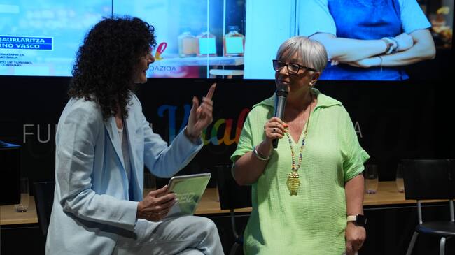 Izaskun Gómez, directora de Comercio del Gobierno vasco, en los Encuentros SER Euskadi 'Berriz enpresa' de Vitoria