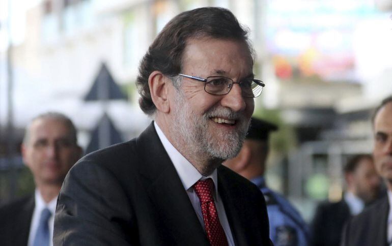 El presidente del gobierno español, Mariano Rajoy, llega al Congreso del Partido Popular Europeo (PPE) celebrado en La Valeta (Malta)