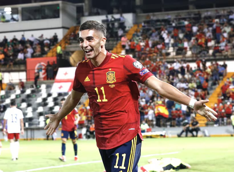 Ferrán Torres celebra su gol contra Georgia en el Nuevo Vivero.