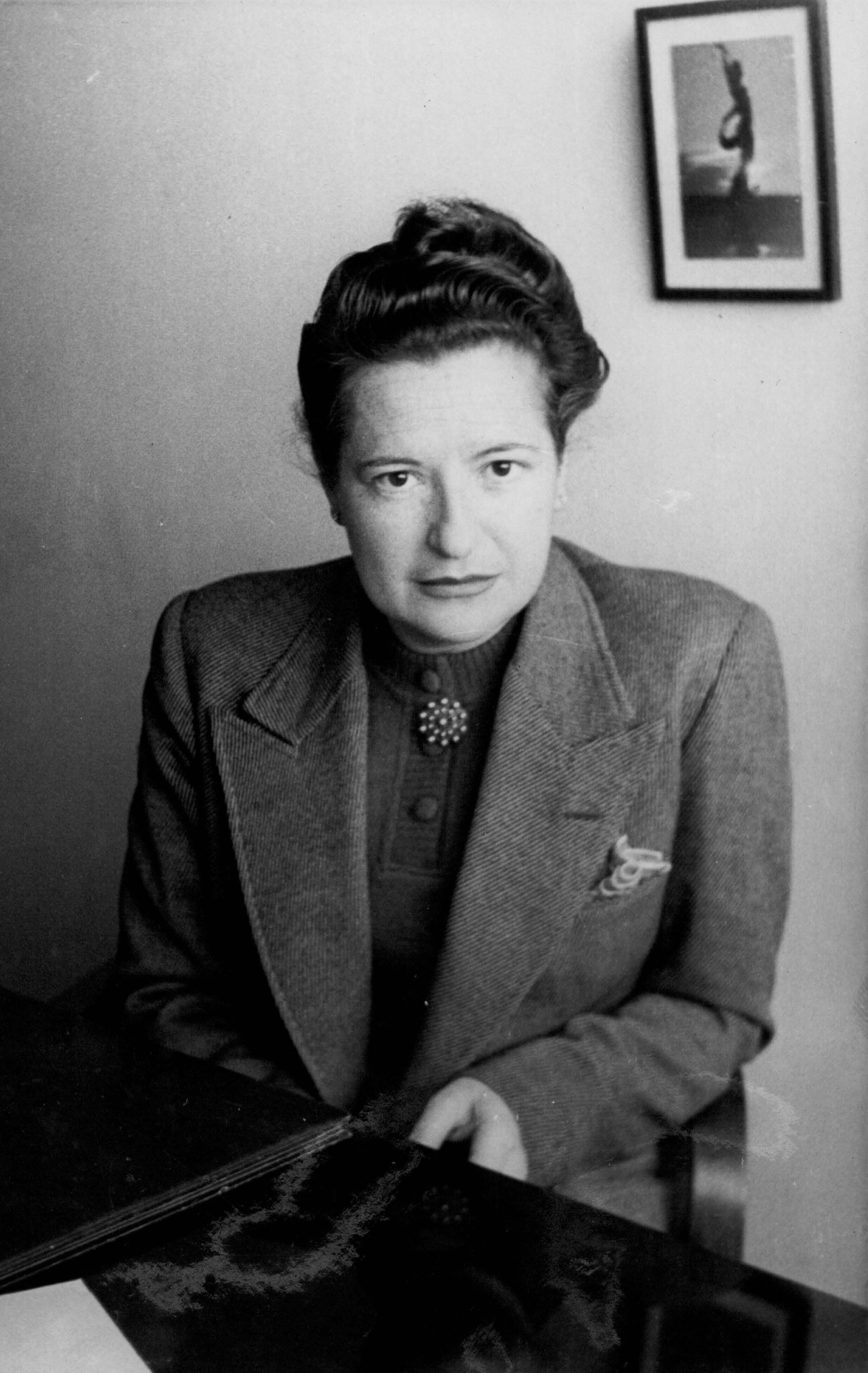 Carmen Conde en 1947, año de publicación de Mujer sin Edén (PCCAO).