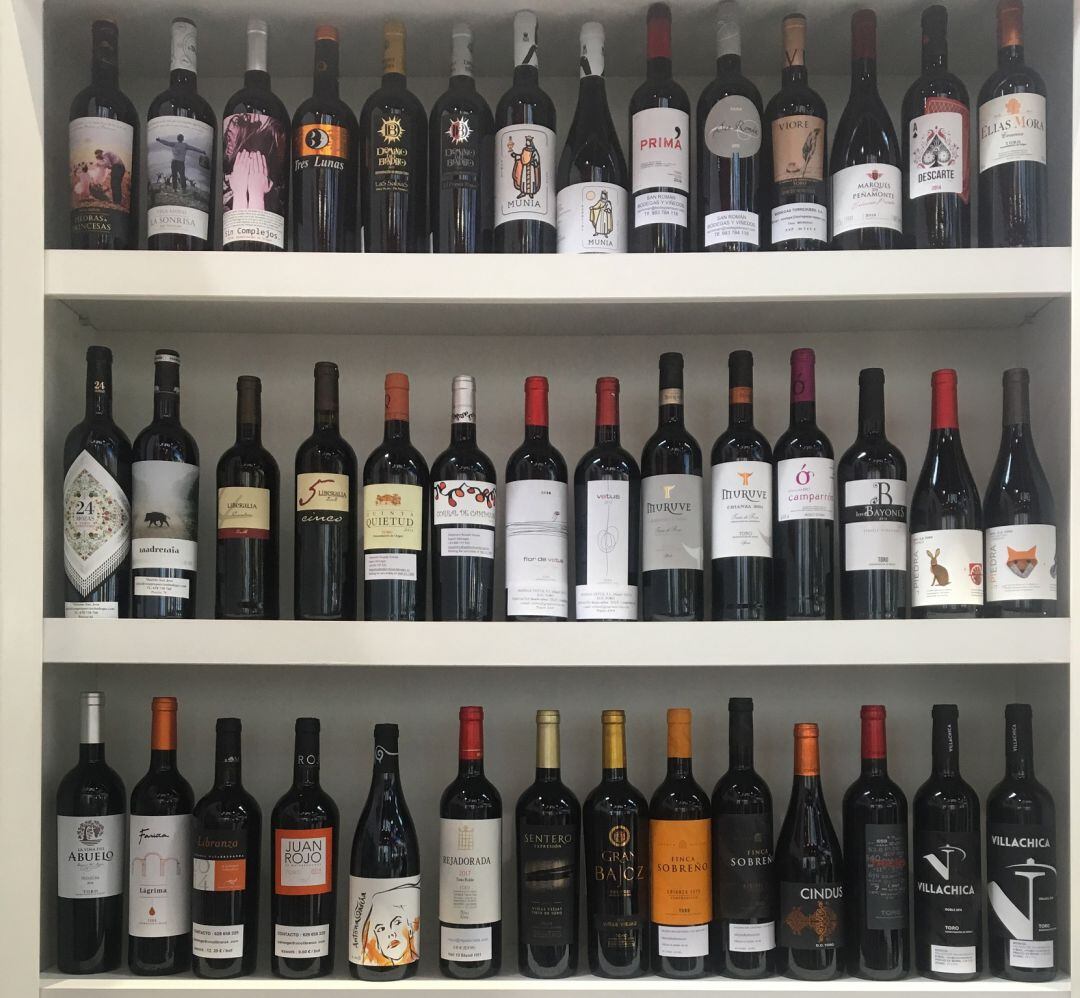 Estanterías con Vinos de Toro