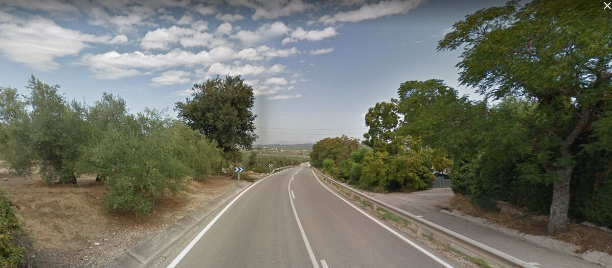 Carretera JA-4109 que une Baeza con La Yedra.