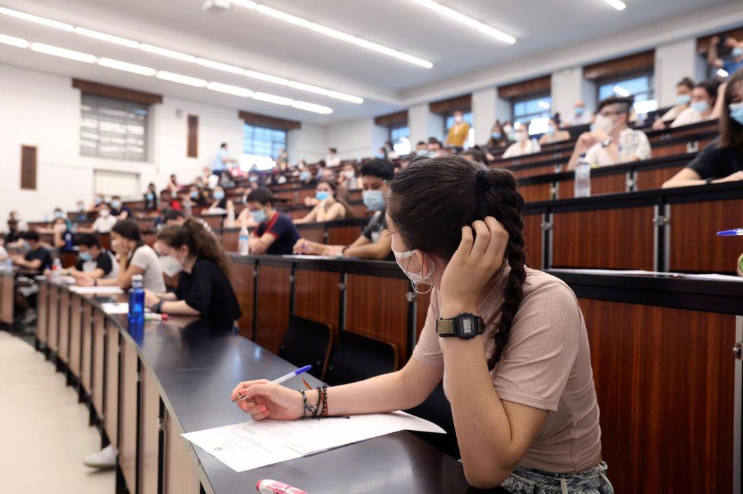 Momento inicial de las pruebas de la Selectividad.