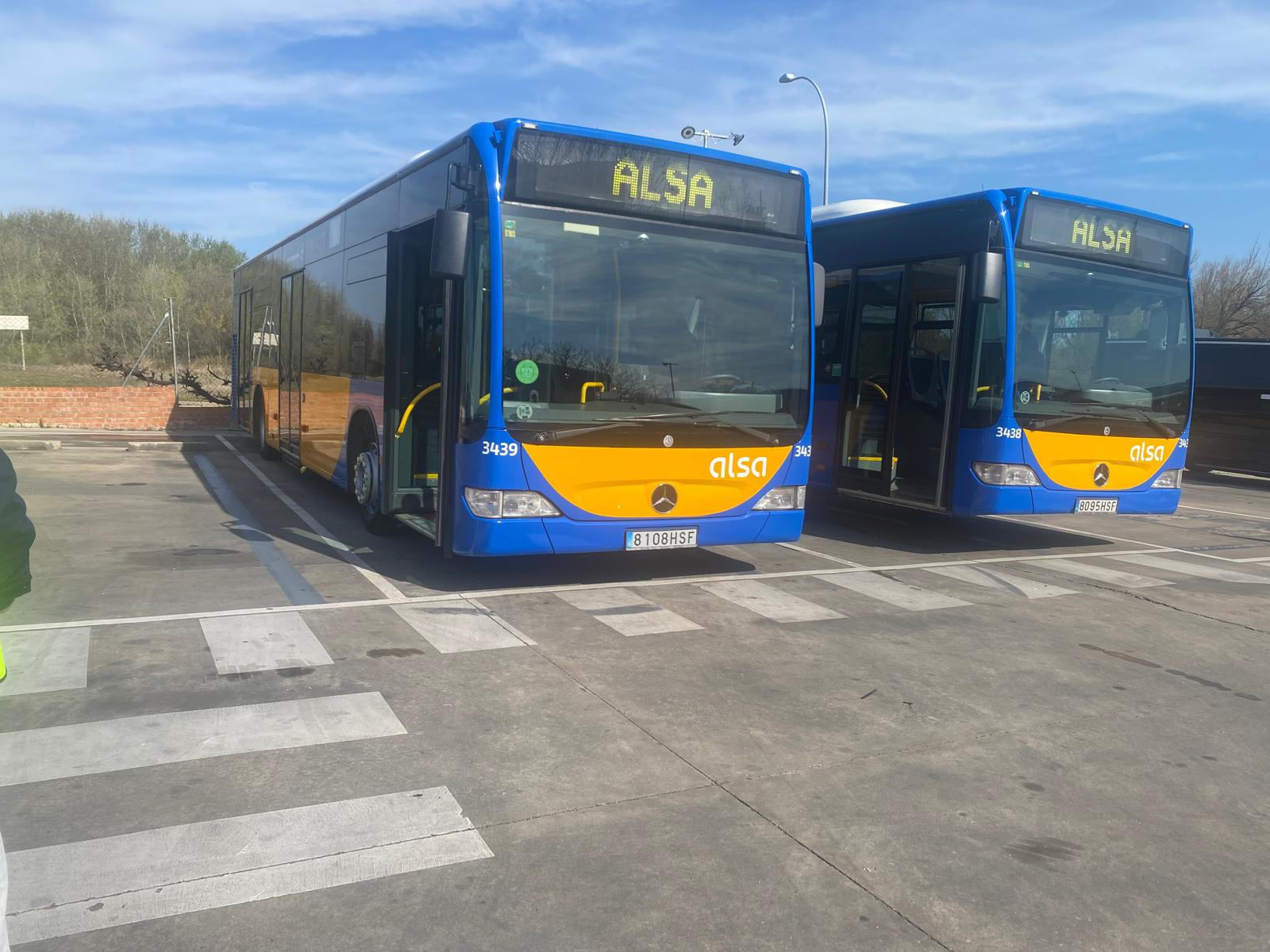 Autobuses alquilados para el refuerzo