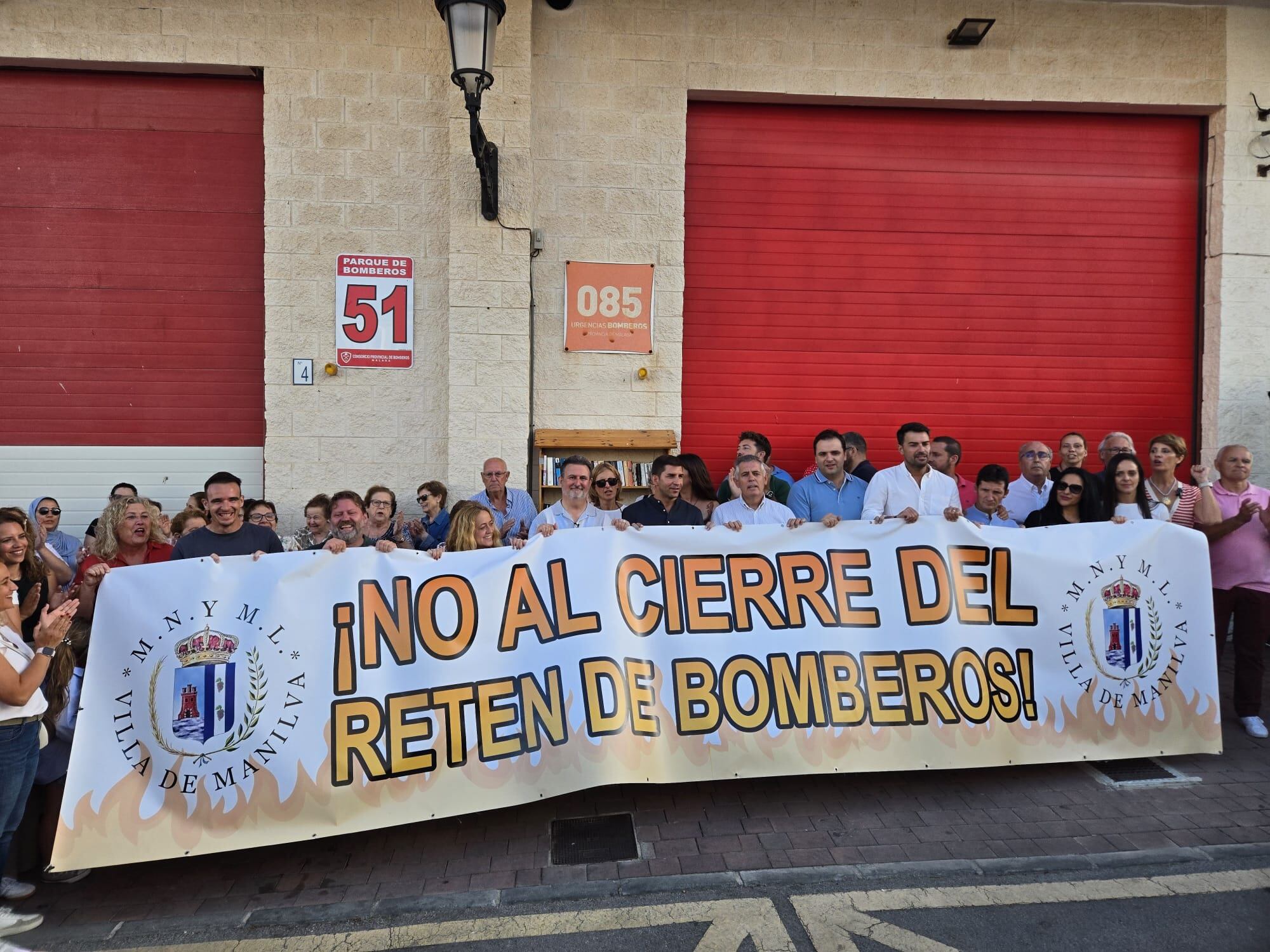 Concentración contra el retén de bomberos de Manilva