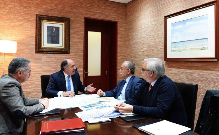 Una de las reuniones entre Ayuntamiento de Algeciras y Apba