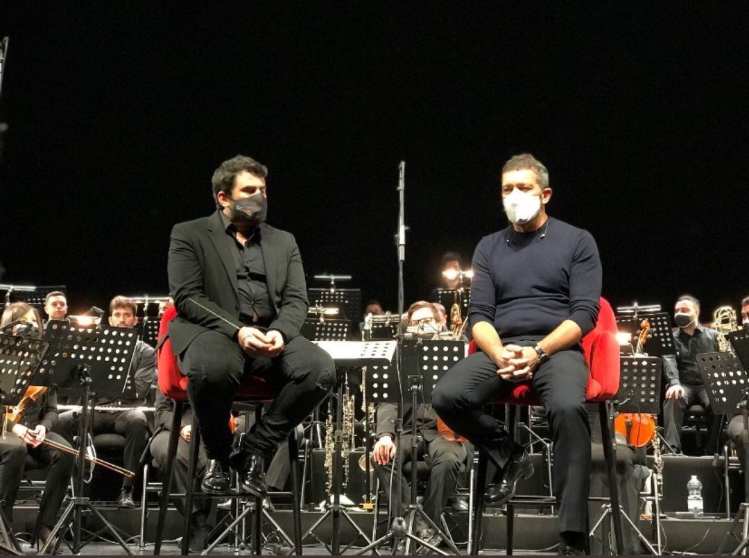 Arturo Díez Boscovich y Antonio Banderas en la presentación de la orquesta