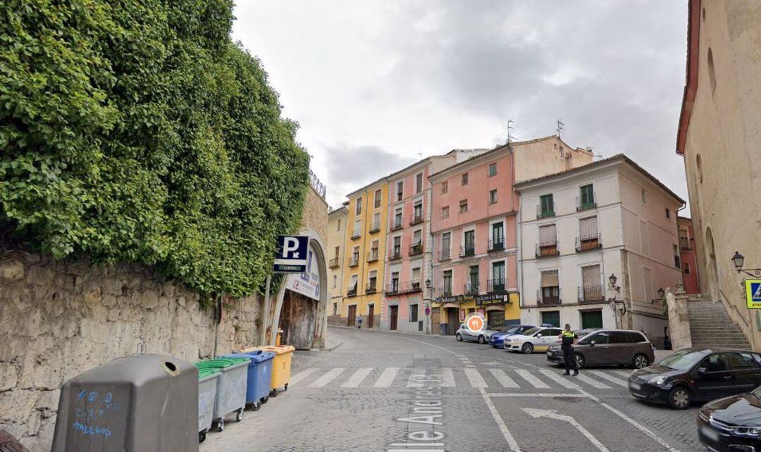 Los paneles indicarán el número de plazas libres en los aparcamientos de la zona alta de la ciudad 