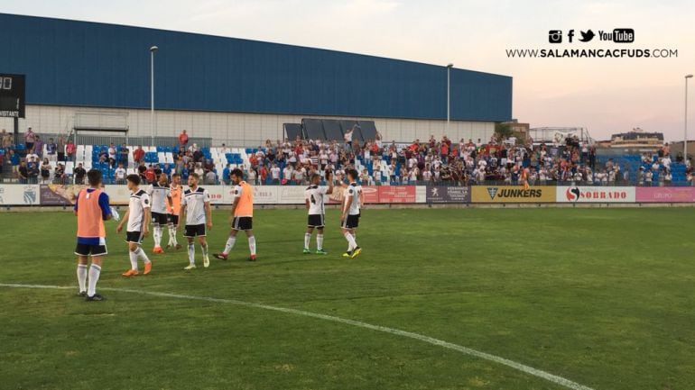 Imagen del final del partido en el Fernando Torres de Fuenlabrada.