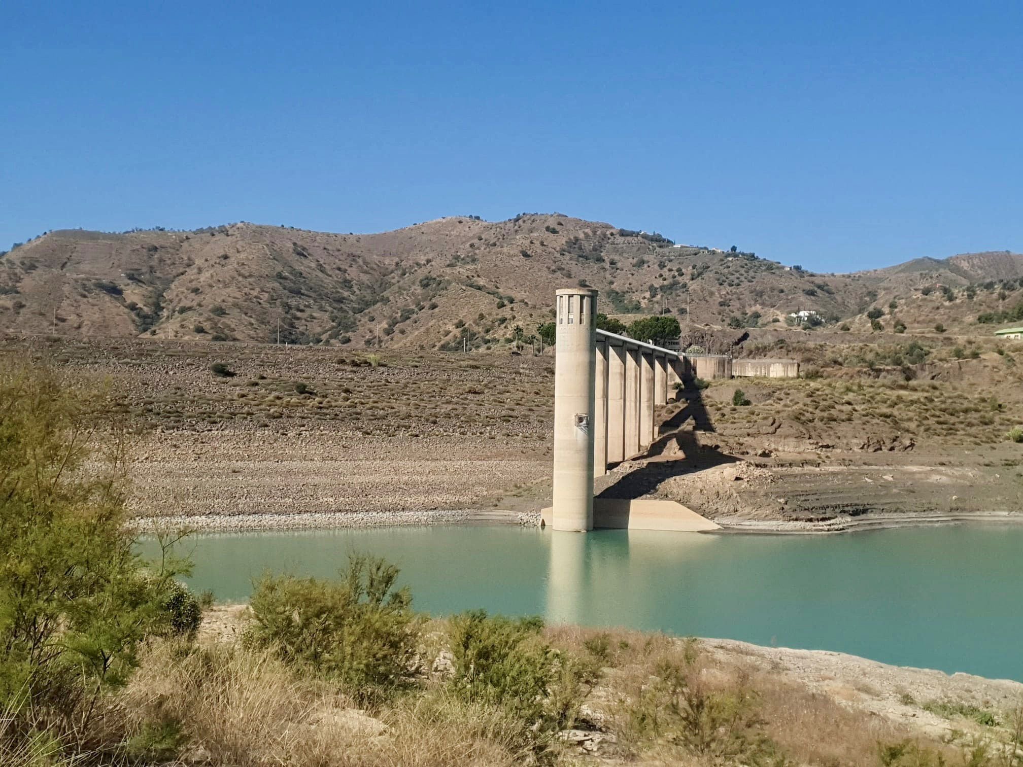 Pantano de La Viñuela en la comarca de la Axarquía (Málaga). Archivo.