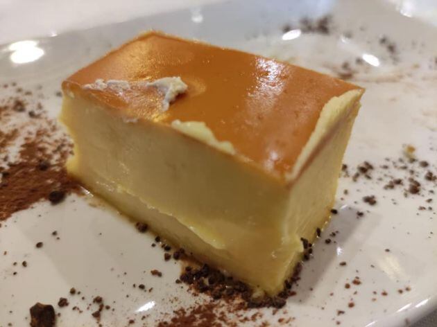 Tocino de cielo con chocolate blanco