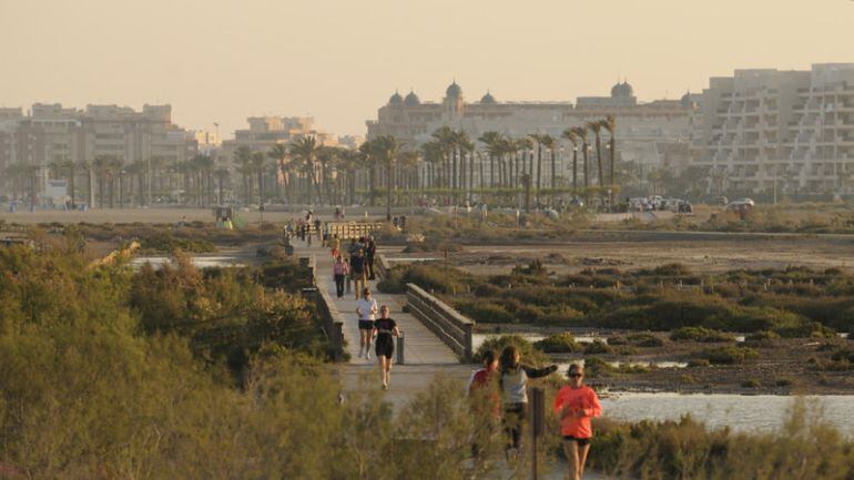 Cientos de personas piden que Las Salinas sean BIC.