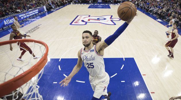 Ben Simmons, justo antes de intentar un mate ante los Cavaliers