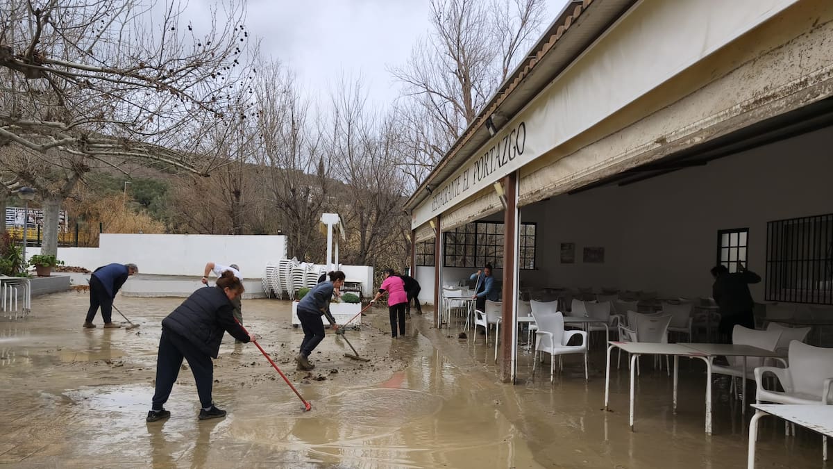 Los vecinos desalojados de los Puentes podrán volver a sus casas en las próximas horas