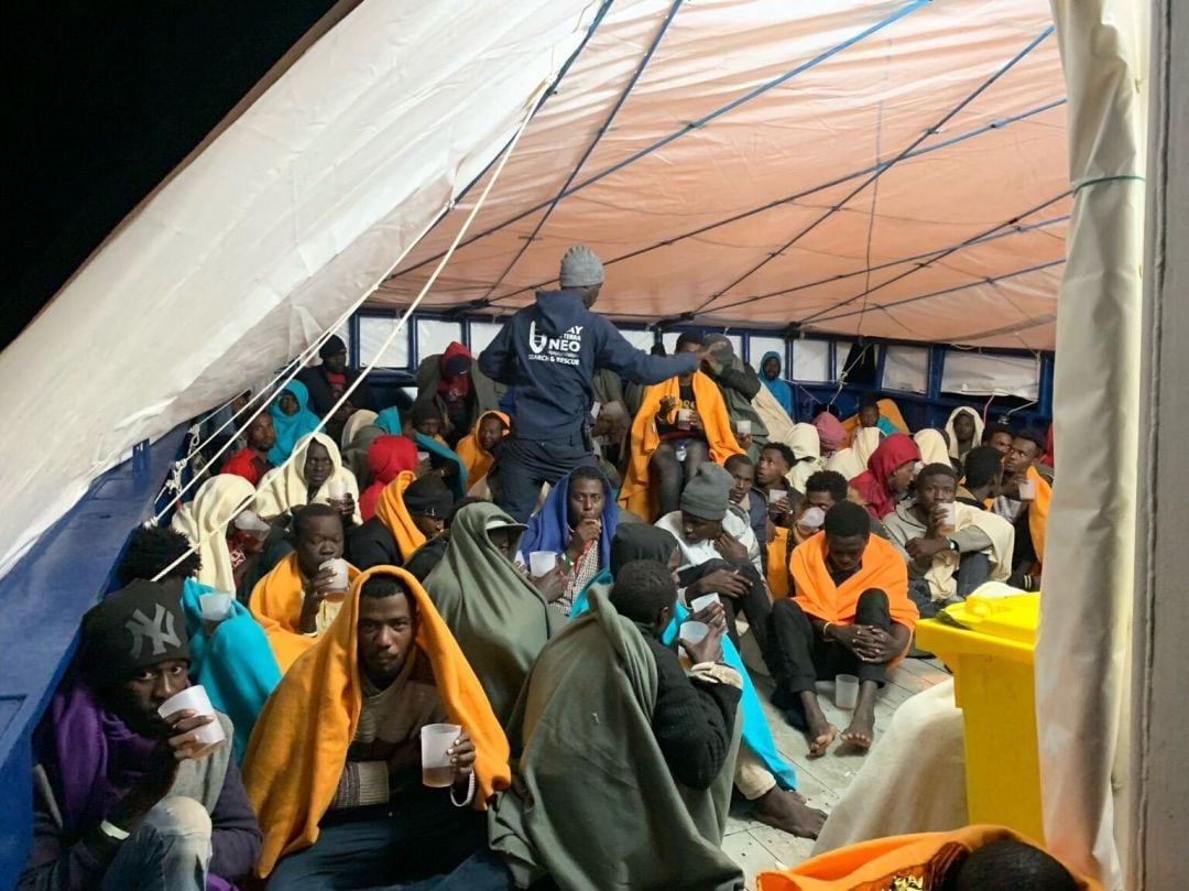 Los migrantes rescatados por el barco &#039;Aita Mari&#039;.