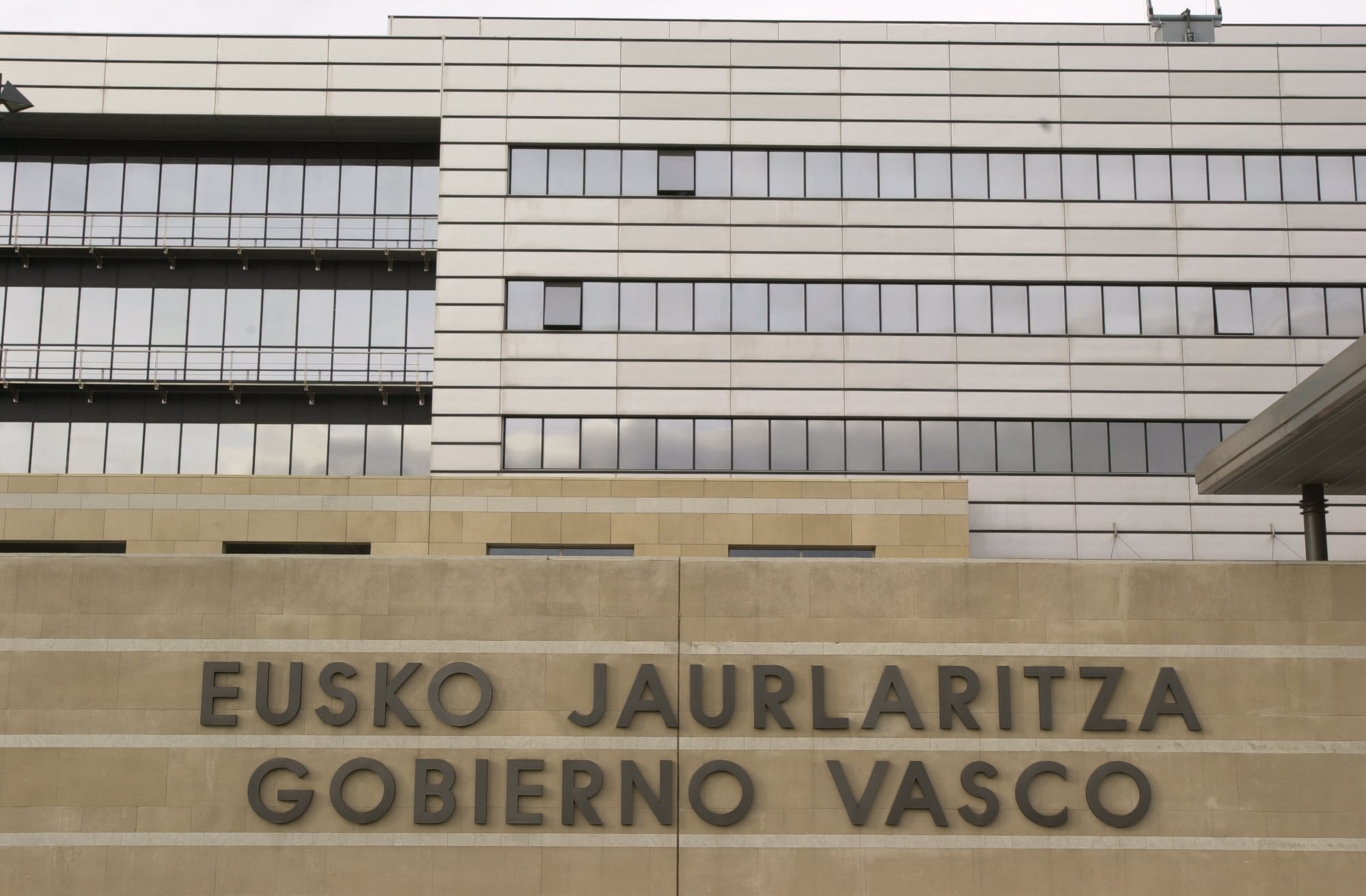 Sede del Gobierno Vasco, Lakua