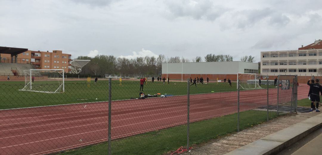 Entrenamiento del Conquense en el Luis Ocaña 