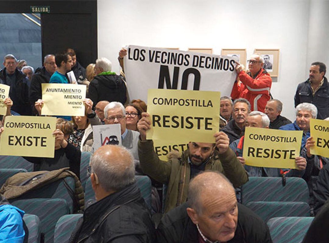 Los vecinos de Compostilla protestan por la construcción de la red de calor