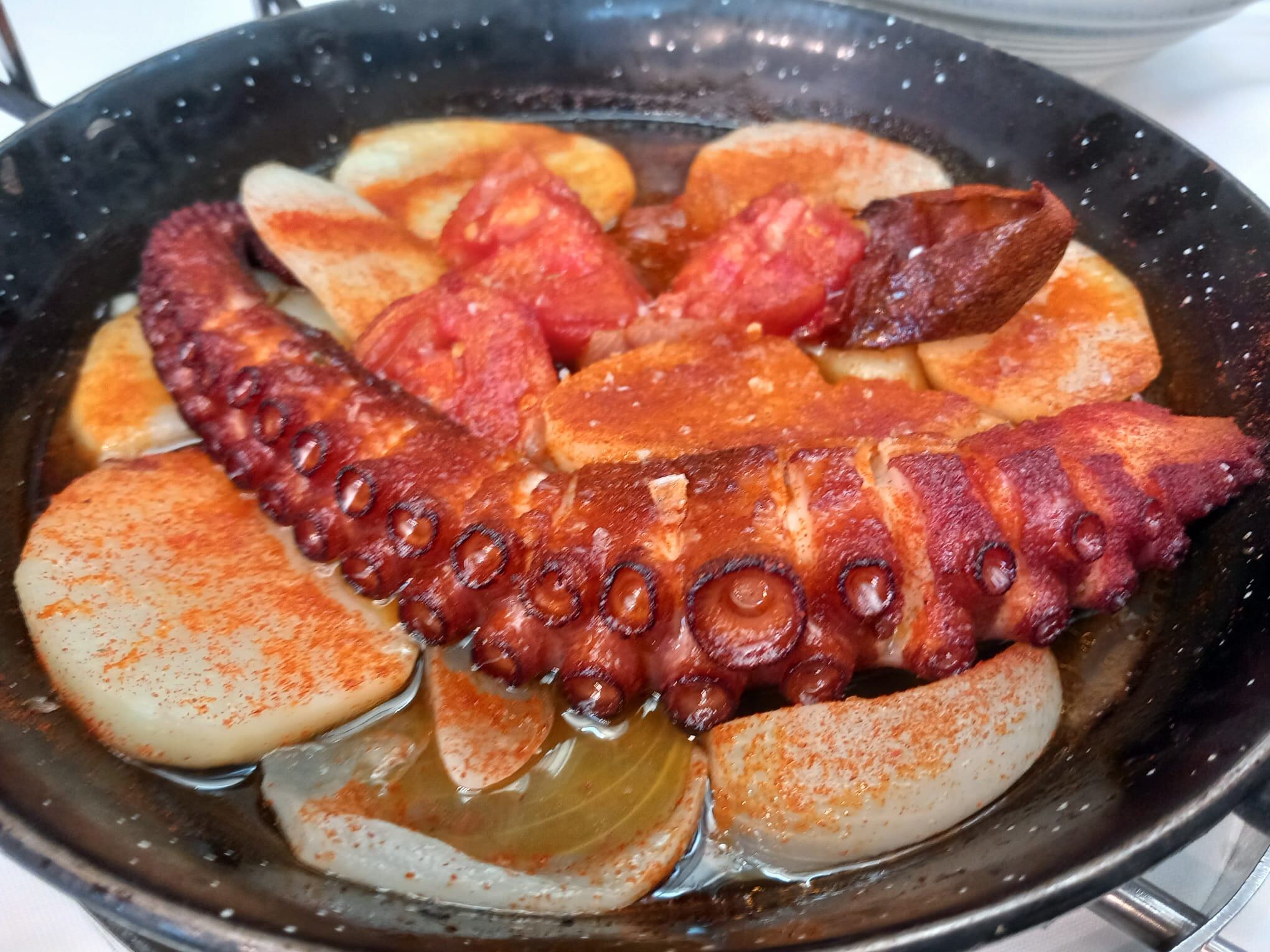 Pata de pulpo al espeto