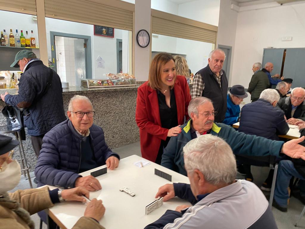 Catalá visita el Centro de Mayores de Torrefiel