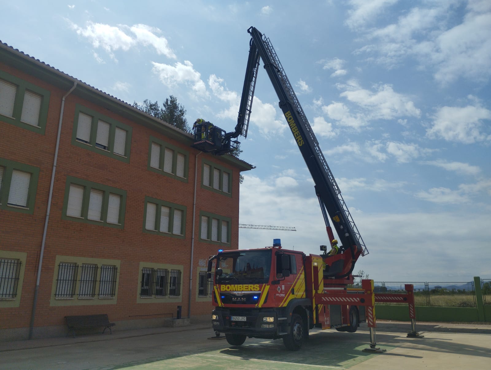 El Consorcio Provincial de Bomberos continúa trabajando en Burriana tras las lluvias