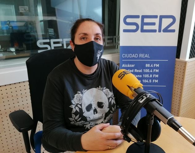 Esther Ponsoda, madre de Alex y presidenta la Asociación Española de PHP, en los estudios de SER Ciudad Real