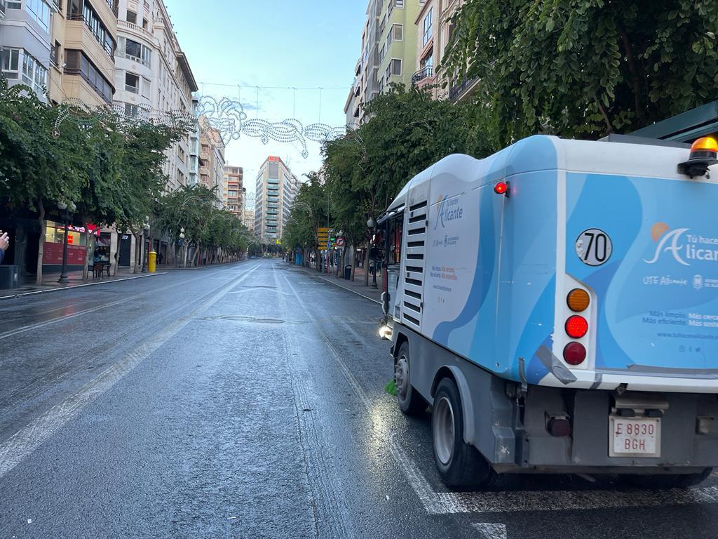 La Rambla de Méndez Núñez tras la celebración del Carnaval