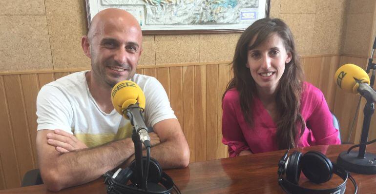 Antonio Gálvez y Beatriz Hernández en el estudio de SER Cuenca.