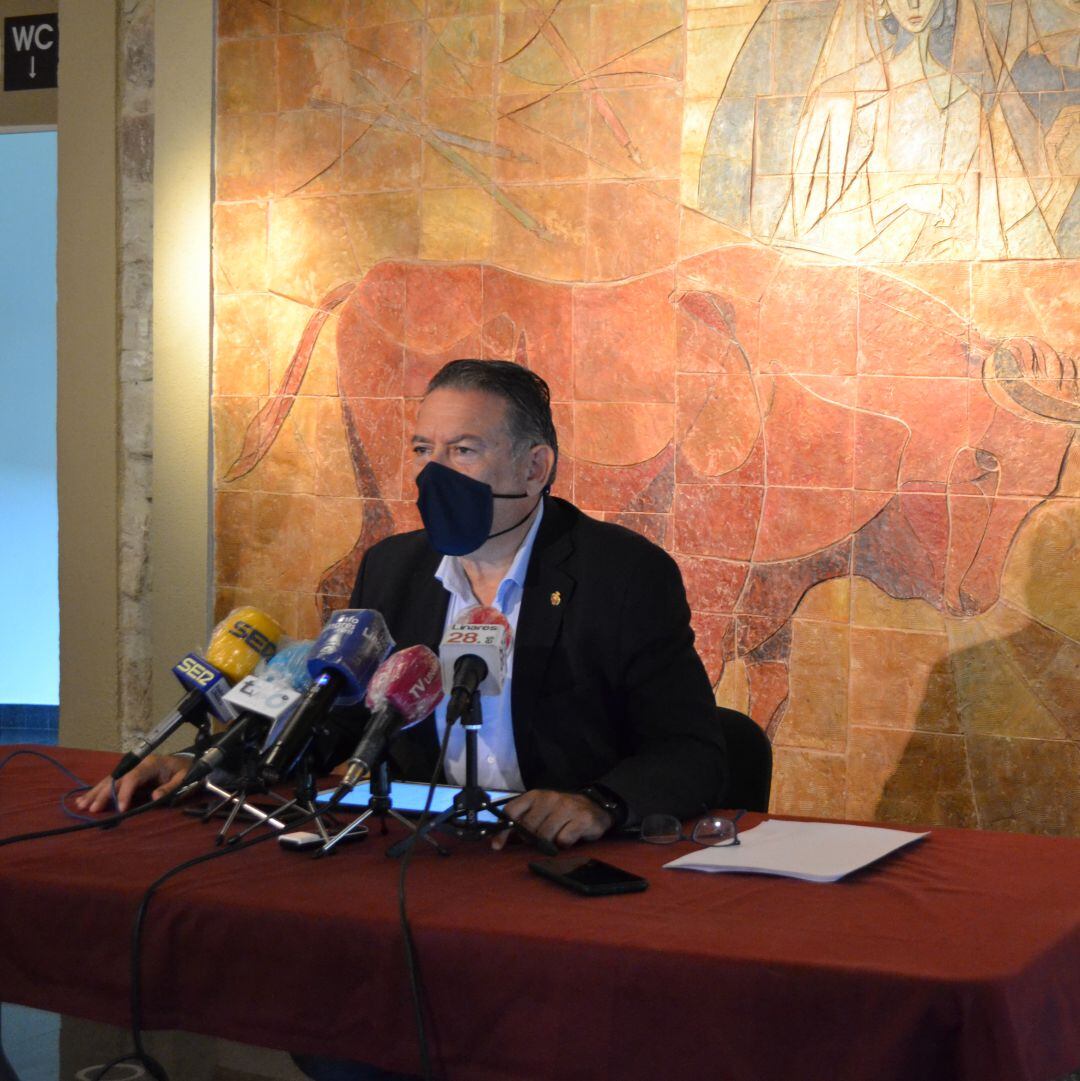 Raúl caro, alcalde de Linares.