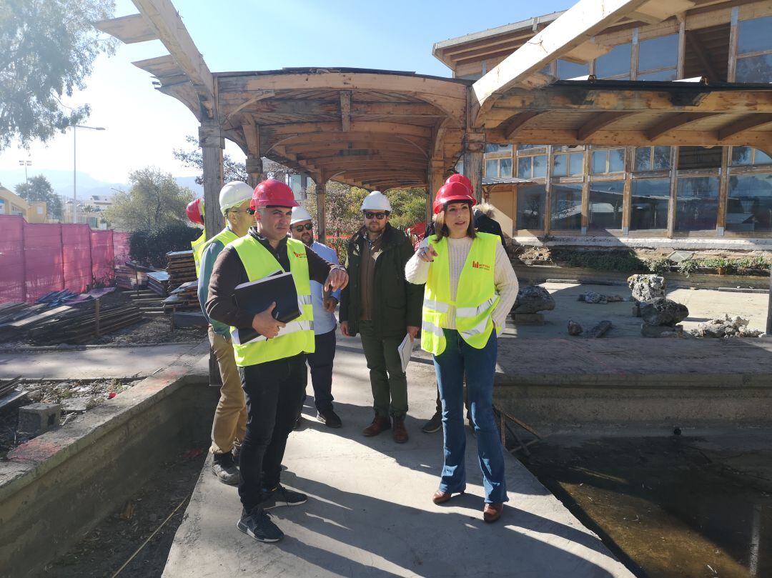 La alcaldesa, Mari Paz Fernández, ha visitado las obras este viernes