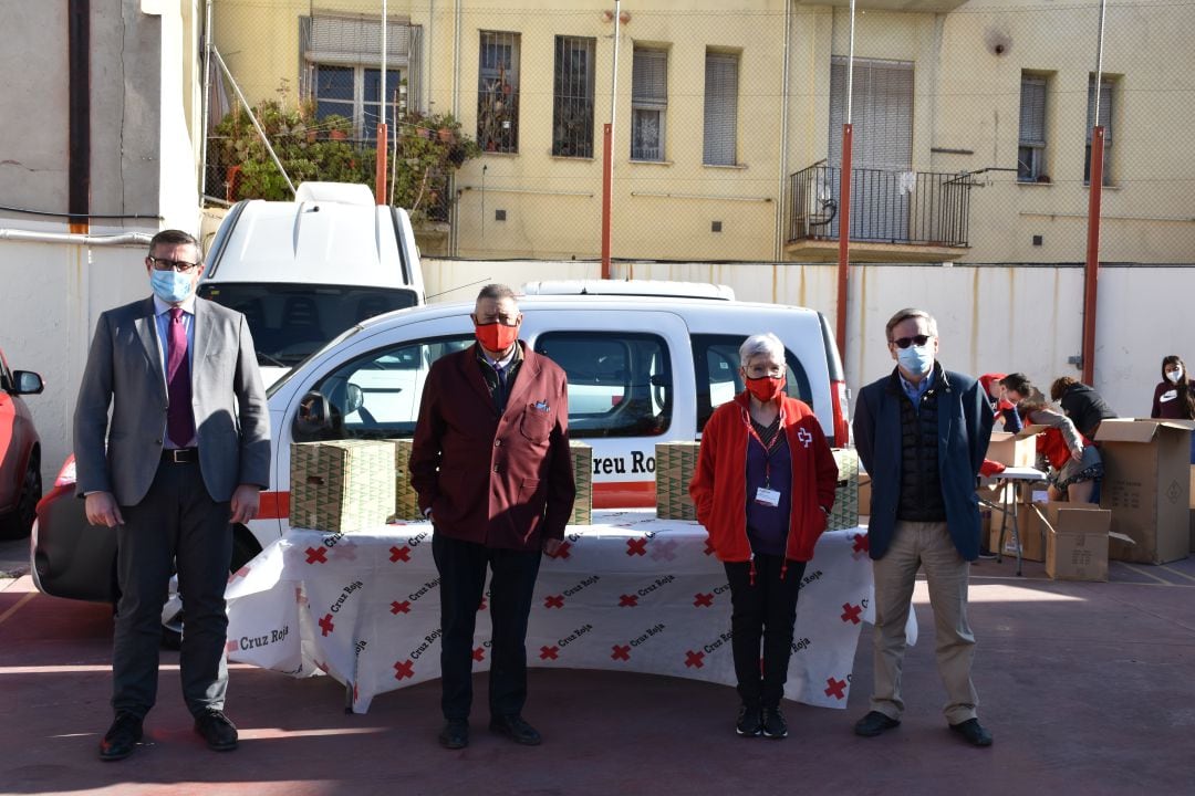 El Corte Inglés y Quirónsalud Valencia colaboran con Cruz Roja atendiendo a personas sin hogar