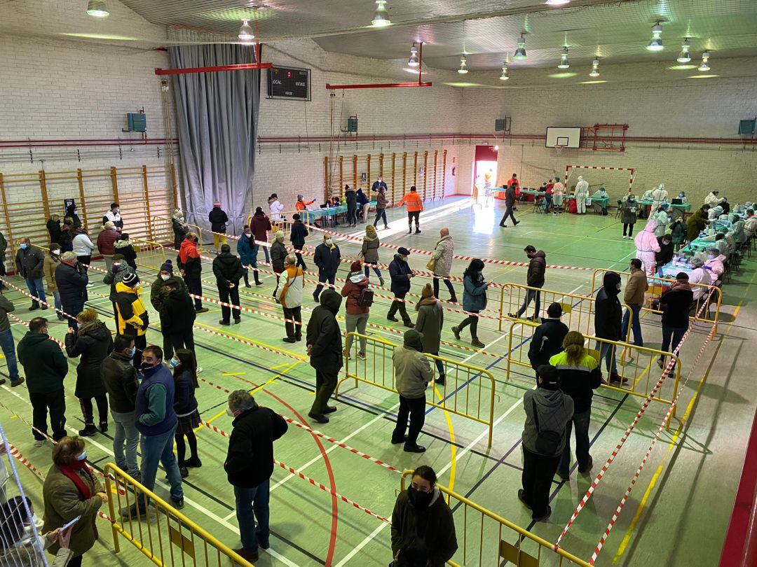 Primera jornada del cribado masivo que se realiza en la zona básica de salud de Serrada