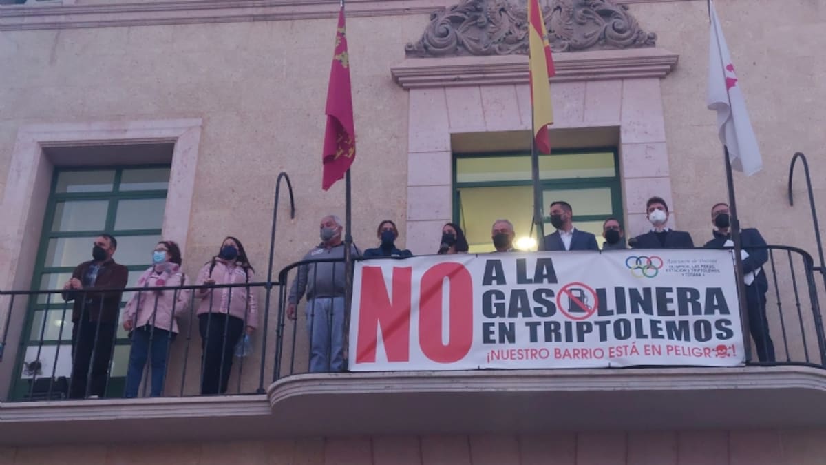 Entrevista con la portavoz afectados gasolinera en Tripotolemos