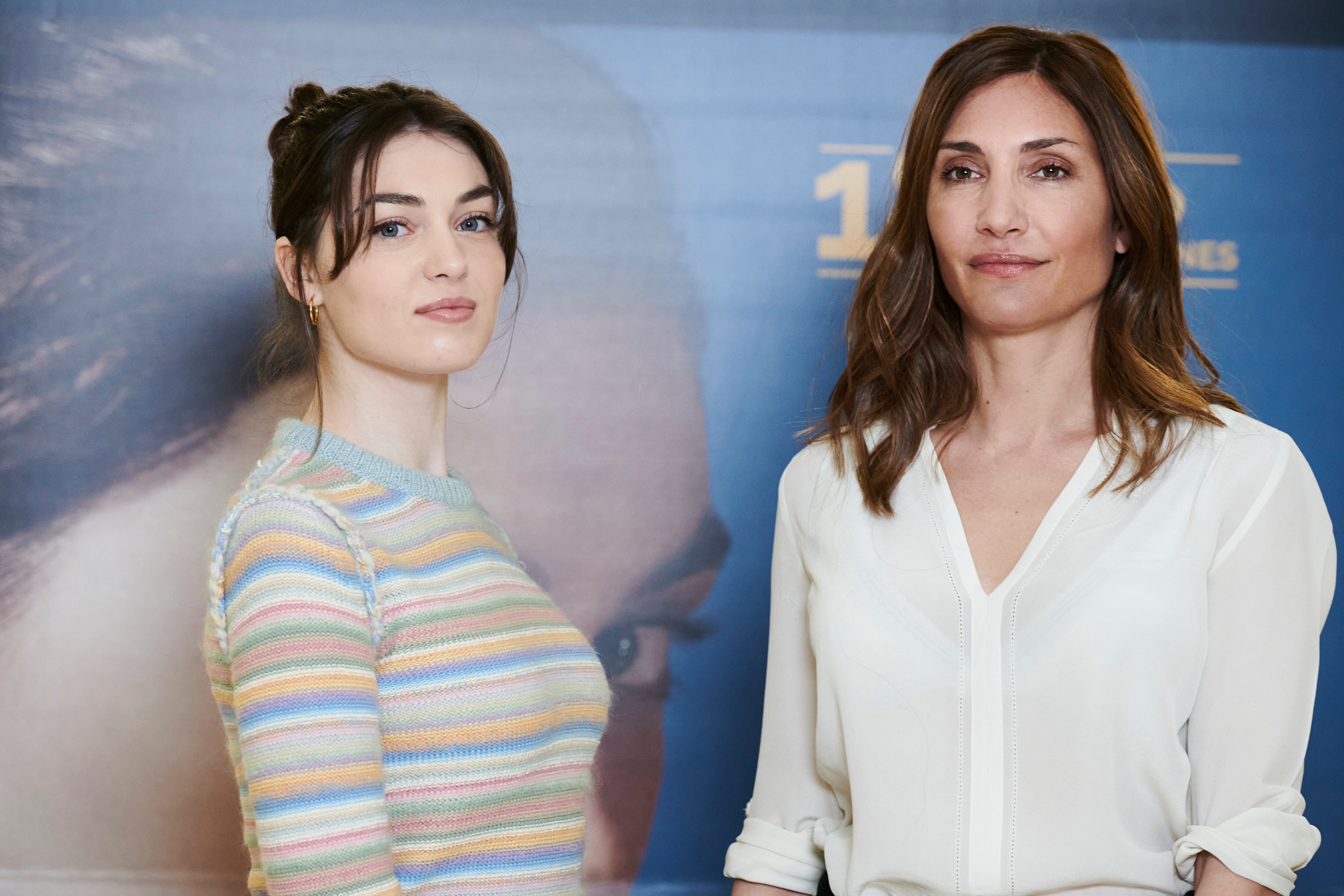 La directora francesa, Audrey Diwan, y la actriz, Anamaria Vartolomei, durante el photocall de la película &#039;El acontecimiento&#039; EFE/ Luca Piergiovanni