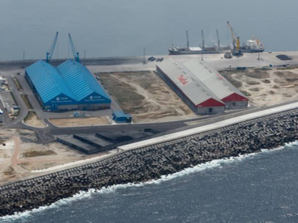 Común da Esquerda pedirá a la Xunta que exija la condonación de la deuda del puerto exterior de A Coruña