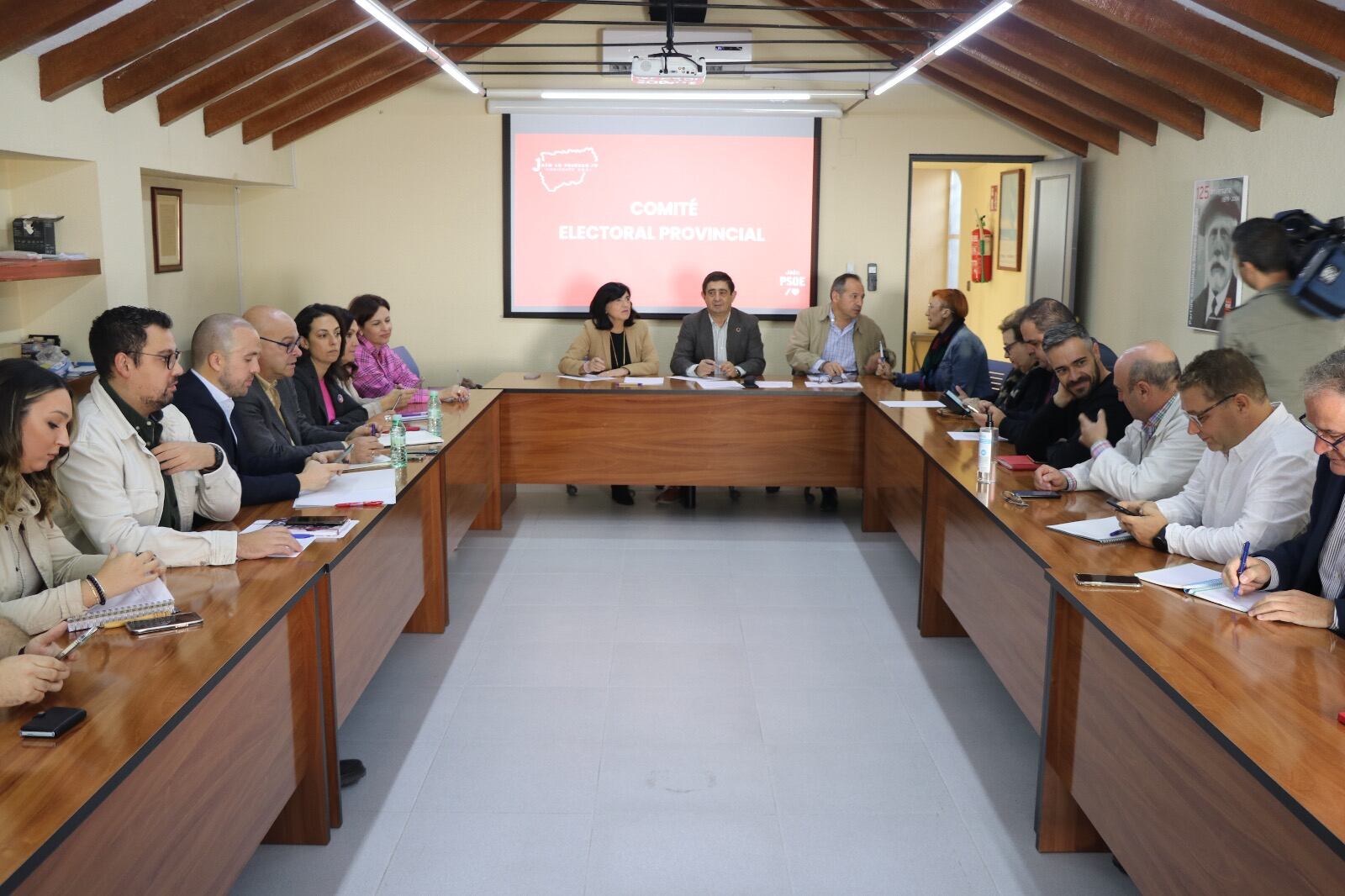 Integrantes del Comité Electoral del PSOE de Jaén en su primera reunión.