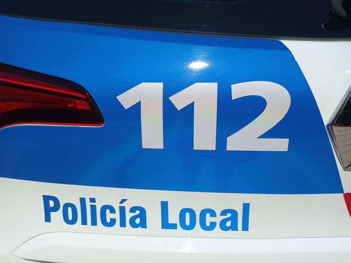 Detenido tras causar molestias en un establecimiento comercial y, posteriormente, en un acto religioso