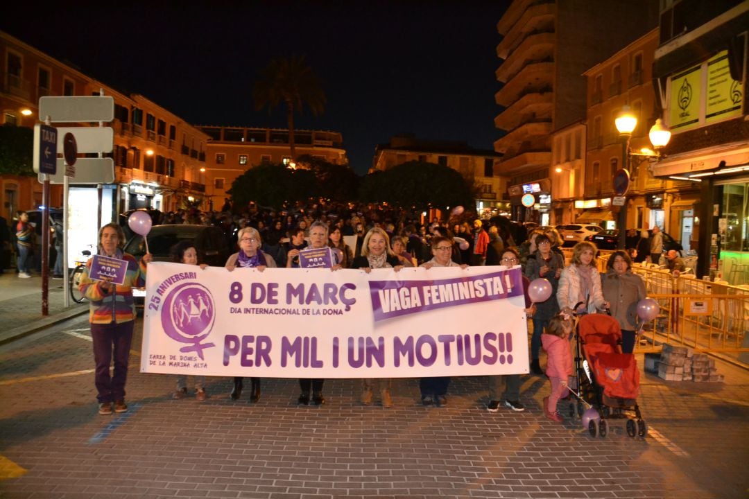 Manifestación comarcal convocada por la Xarxa de Dones de la Marina Alta, el jueves 7 de marzo, en Dénia.