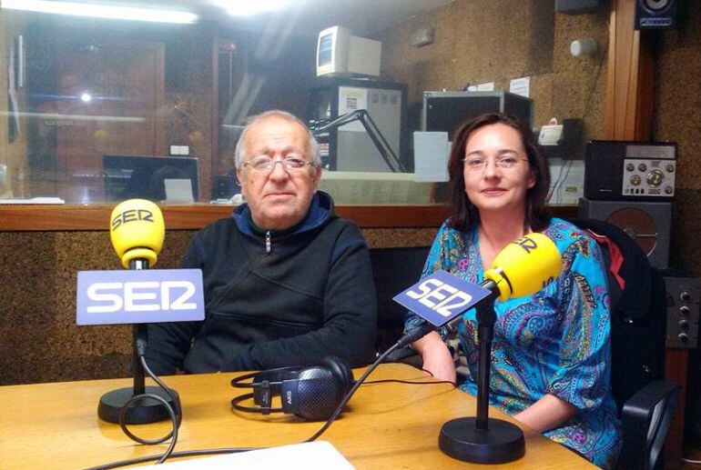 Román Cid y Teresa Martínez; apicultores y miembros de la asociación de nueva creación &quot;Abellas Nais&quot;