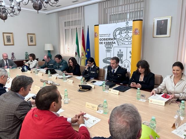 Reunión de coordinación para evitar robos de aceituna.