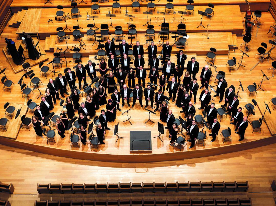 La Orquesta Sinfónica de Castilla y León se suma a las celebraciones del VII Centenario de la Catedral de Palencia con un concierto en la plaza
 de la Inmaculada el próximo jueves día 8