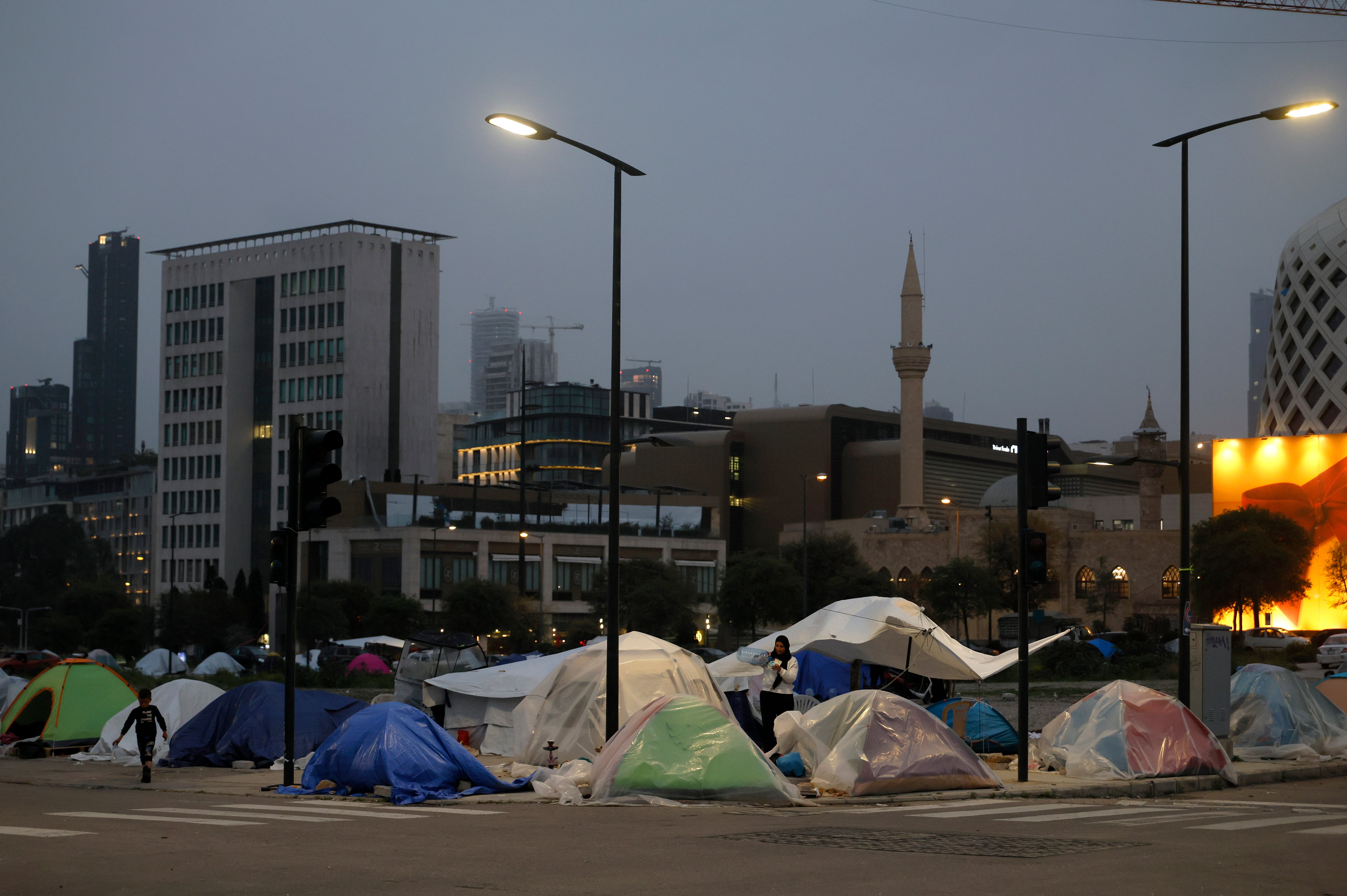 Un campamento improvisado en la zona del paseo marítimo de Beirut, Líbano, 2 de abril de 2026.