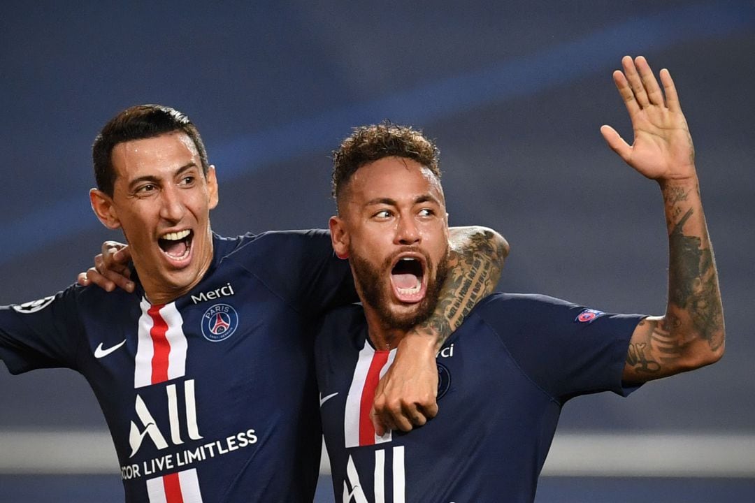 Di María y Neymar celebran un gol de los parisinos.