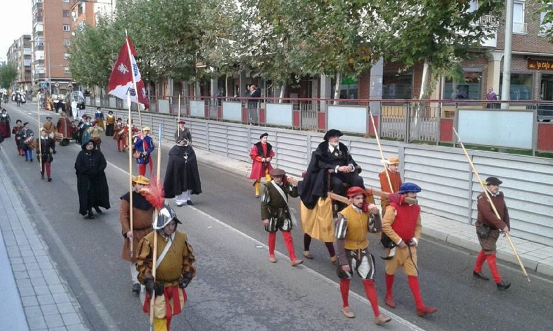 Uno de los momentos vividos el pasado año durante la recreación de la llegada de Carlos V