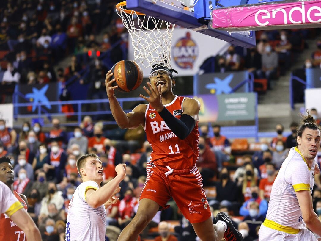 Moneke entra a canasta superando a Ellenson y Álex Suárez