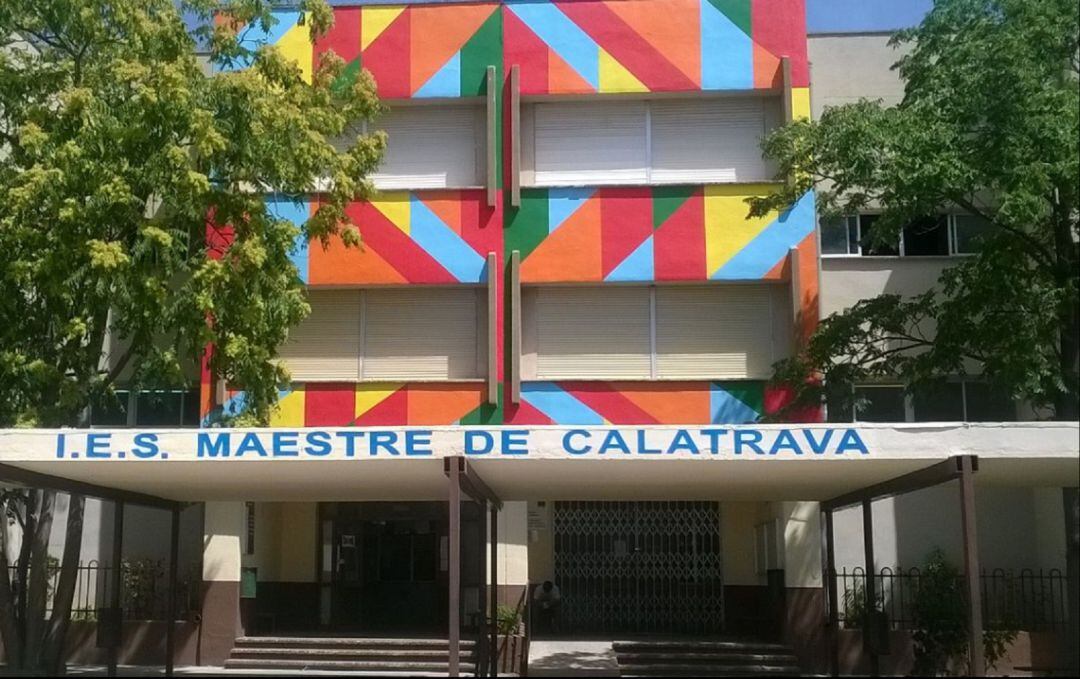 Fachada del ies &quot;Maestre de Calatrava&quot; en Ciudad Real uno de los centros donde se abordarán las obras de mejora