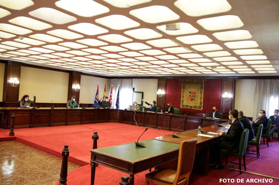 Sesión plenaria en el Ayuntamiento de Móstole