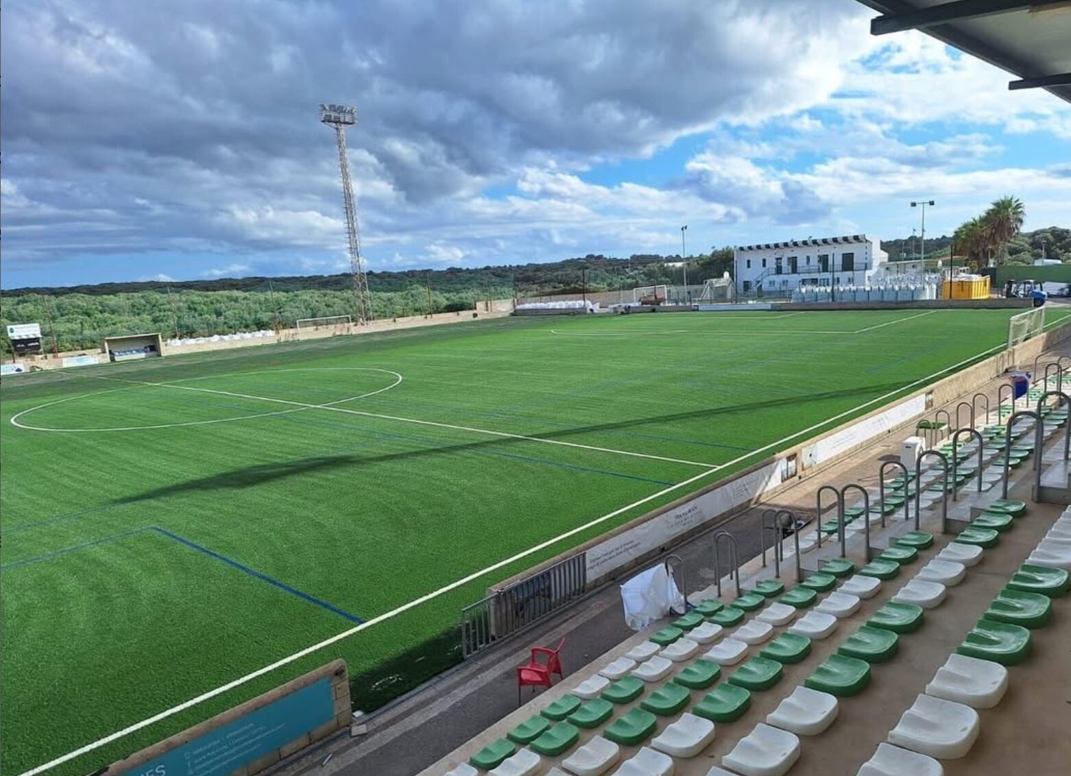 El Consell finança actuacions per millorar zones esportives a Menorca aquest any i el que ve a Ciutadella, Es Migjorn Gran i Es Mercadal.