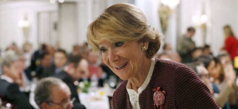 GRA028 MADRID, 03/11/2015.- La presidenta del PP de Madrid, Esperanza Aguirre, entre los asistentes al desayuno informativo que contó con la participación del presidente de Ciudadanos, Albert Rivera. EFE/Sergio Barrenechea